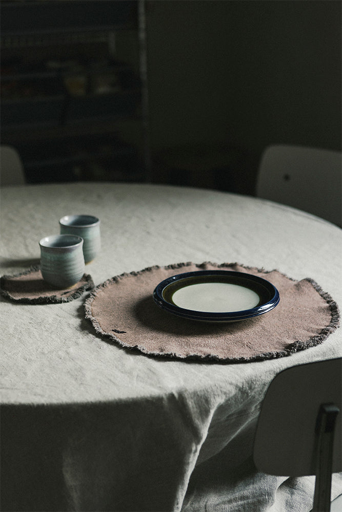 SET DE NAPPES ET SOUS-VERRES STONEWASHED SOIL BROWN (SET DE 2)