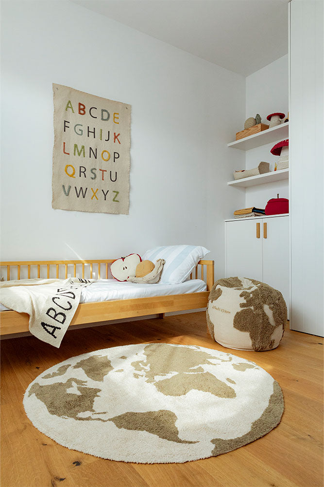 RUGCYCLED WASCHBARER TEPPICH WORLD MAP