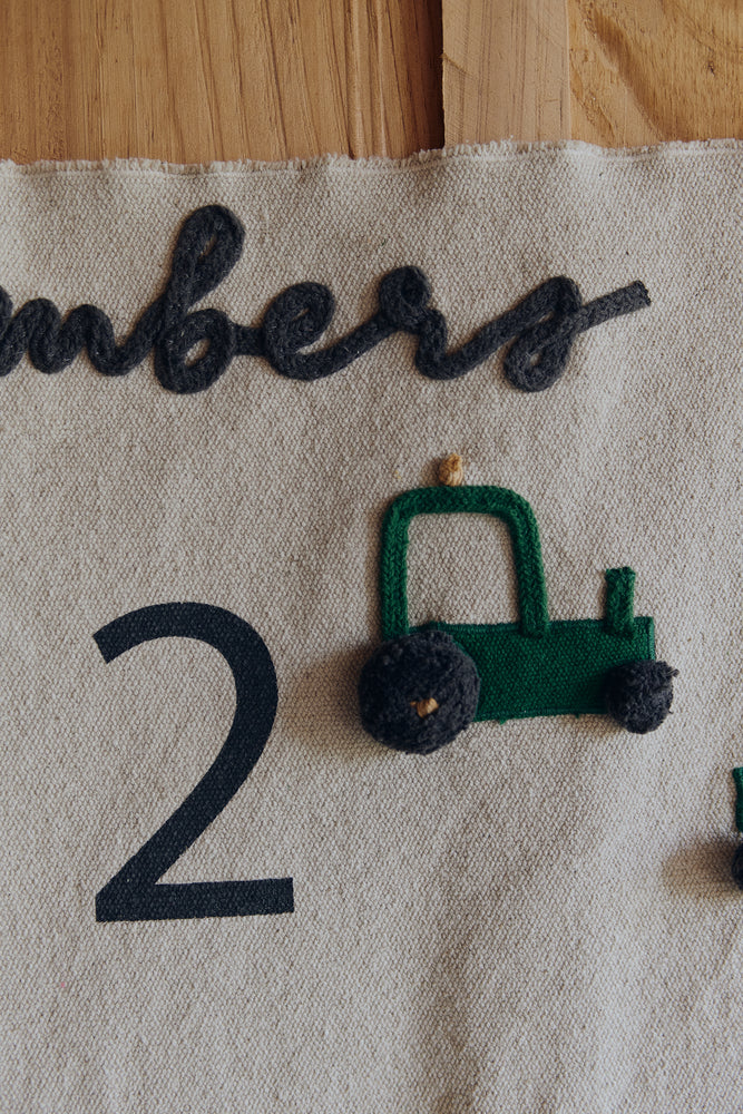 SUSPENSIONS MURALES FARM NUMBERS