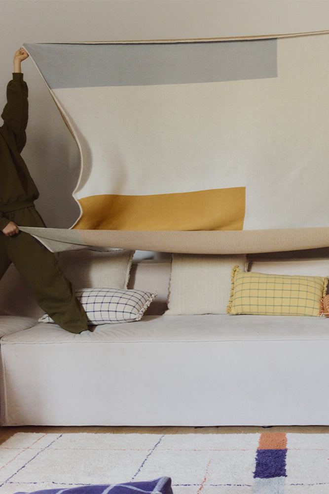 MANTA DE PUNTO COLOR COMPOSITION