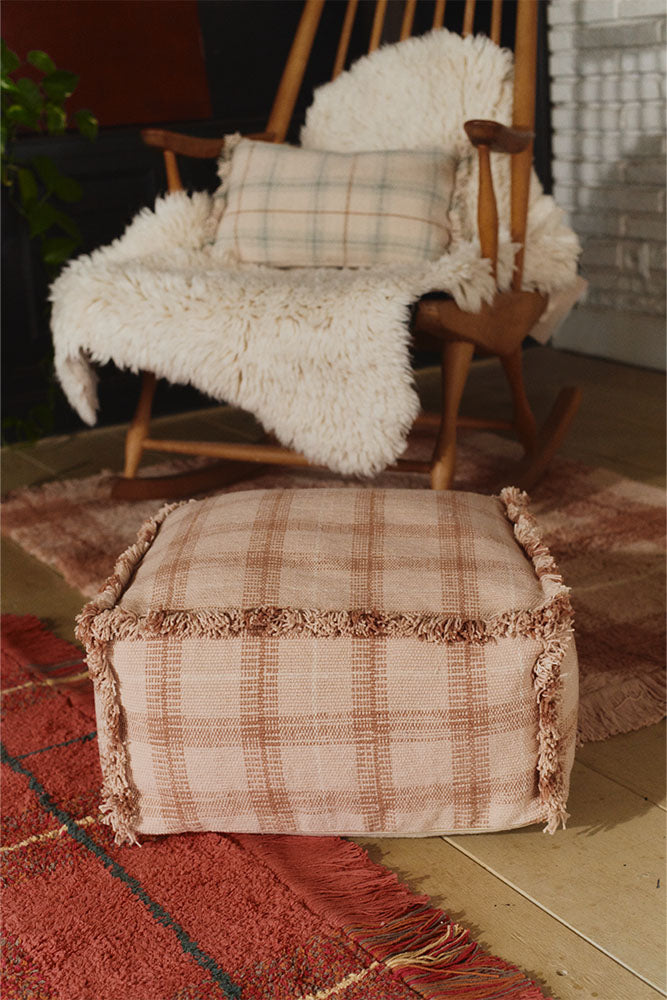 HANDLOOM POUF ROSE