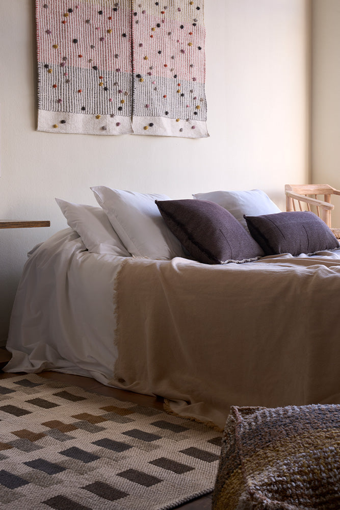 SQUARE CUSHION VERTICAL COFFEBEAN