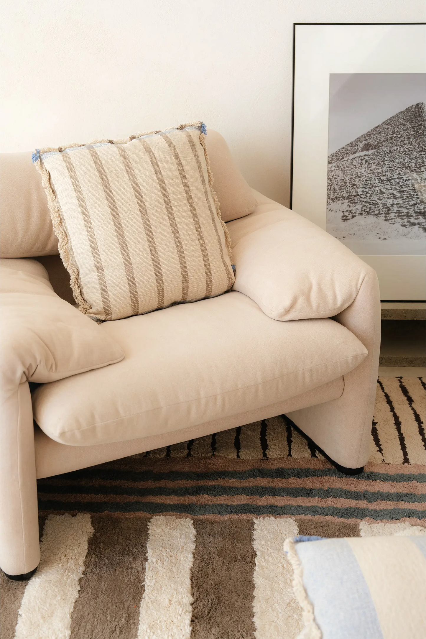 SQUARE CUSHION LINES BROWN