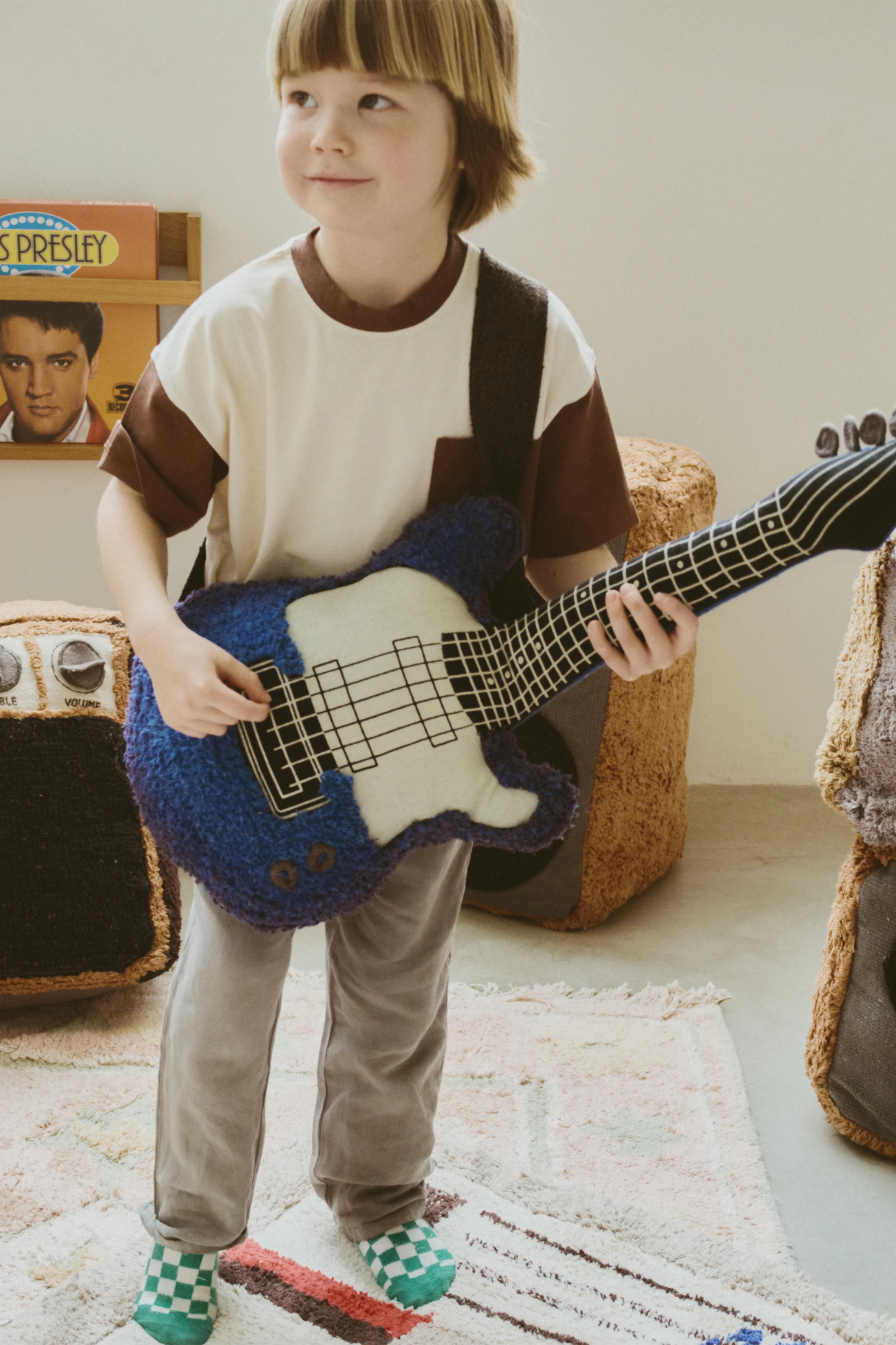 COJÍN ELECTRIC GUITAR