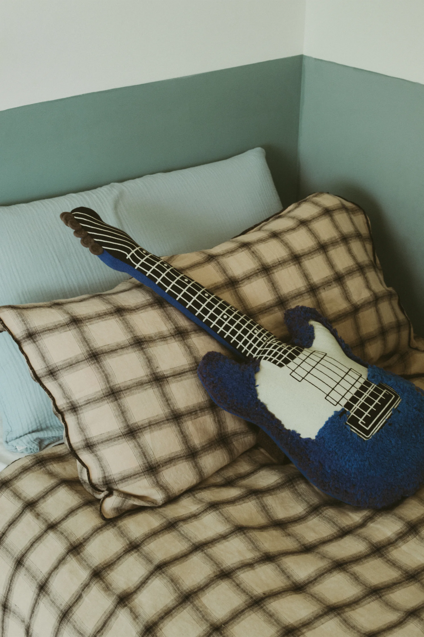 COJÍN ELECTRIC GUITAR