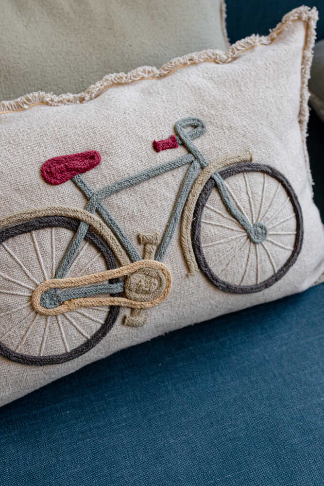 kissen für fahrradsattel Bodenkissen Fahrrad von Lorena Canals