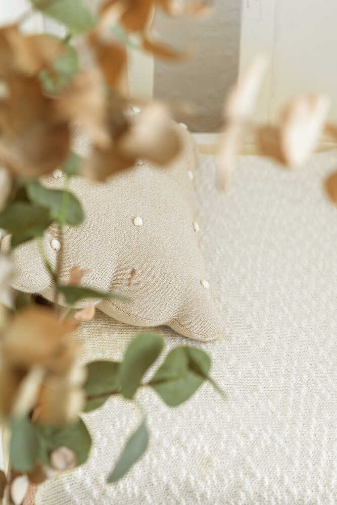 KNITTED CUSHION BISCUIT DUNE WHITE