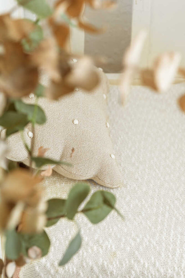 STRICKKISSEN BISCUIT DUNE WEISS