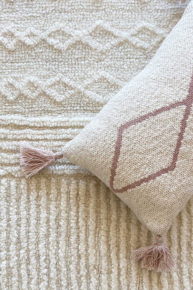 KNITTED CUSHION LITTLE OASIS NATURAL - PALE PINK Lorena Canals