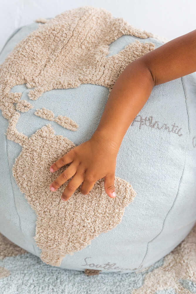 POUF WORLD MAP Lorena Canals