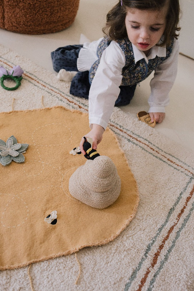 KLEINE WELT ÖKO-SPIELZEUG VOM NEKTAR ZUM HONIG